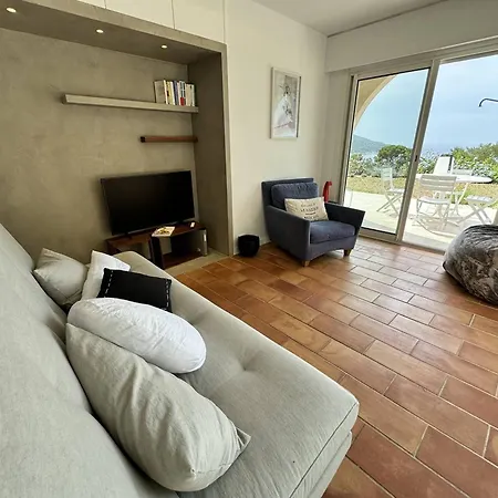 Apartment Renovee Proche Gigaro, Vue Mer, Terrasse La Croix-Valmer